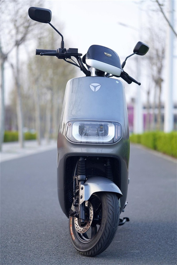 雅迪冠能二代e8s电动车体验:长续航,大动力全满足